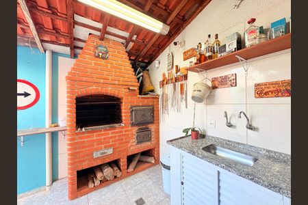 Casa à venda com 150m², 2 quartos e 3 vagas Casa à venda com 150m², 2 quartos e 3 vagasQuintal com churrasqueira e forno a lenha