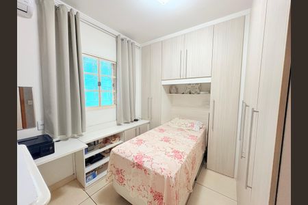 Casa à venda com 150m², 2 quartos e 3 vagas Casa à venda com 150m², 2 quartos e 3 vagasQuarto