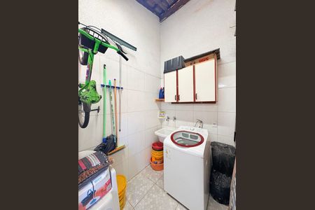 Casa à venda com 150m², 2 quartos e 3 vagas Casa à venda com 150m², 2 quartos e 3 vagasÁrea de Serviço