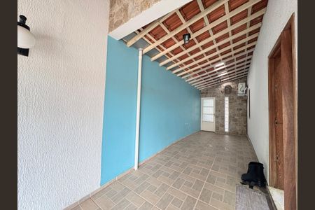 Casa à venda com 150m², 2 quartos e 3 vagas Casa à venda com 150m², 2 quartos e 3 vagasGaragem