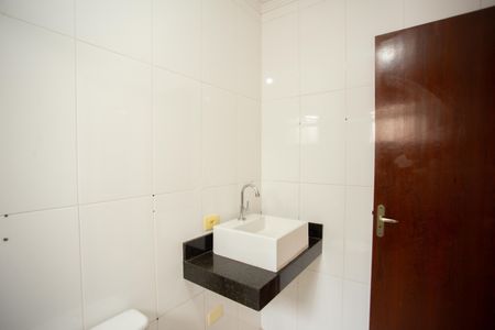 Casa de condomínio à venda com 58m², 2 quartos e 1 vaga Casa de condomínio à venda com 58m², 2 quartos e 1 vagaBANHEIRO