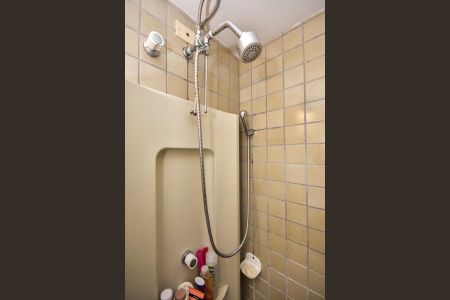 Apartamento à venda com 65m², 2 quartos e 1 vagaChuveiro do Banheiro