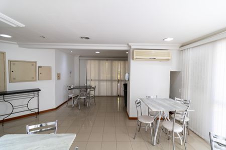 Apartamento à venda com 109m², 3 quartos e 1 vagaÁrea comum - Salão de festas