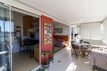 Apartamento à venda com 109m², 3 quartos e 1 vagaVaranda