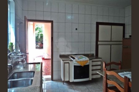 Casa à venda com 4 quartos, 174m² em Vila Bertioga, São Paulo