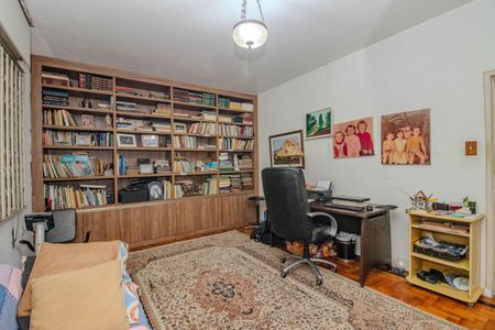 Casa à venda com 354m², 5 quartos e 3 vagasEscritório