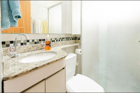 Apartamento à venda com 64m², 3 quartos e 1 vaga Apartamento à venda com 64m², 3 quartos e 1 vagaBanheiro