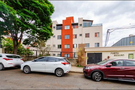 Apartamento à venda com 64m², 3 quartos e 1 vaga Apartamento à venda com 64m², 3 quartos e 1 vagaFachada