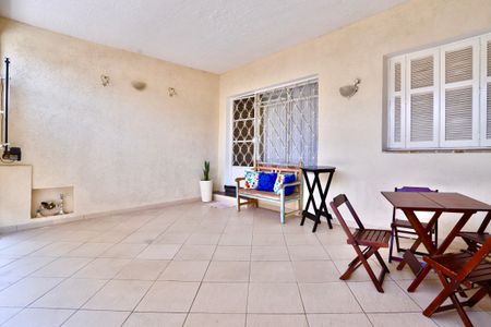 Casa à venda com 115m², 2 quartos e 2 vagasGaragem