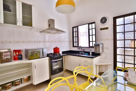 Casa à venda com 115m², 2 quartos e 2 vagasCozinha