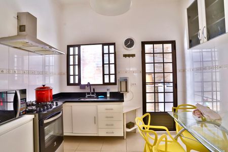 Casa à venda com 115m², 2 quartos e 2 vagasCozinha