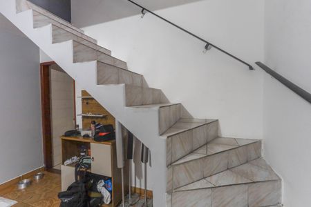 Casa à venda com 125m², 2 quartos e 2 vagasEscada 