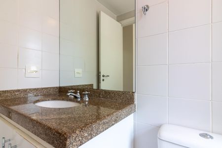 Apartamento à venda com 64m², 2 quartos e 1 vaga Apartamento à venda com 64m², 2 quartos e 1 vagaBanheiro da Suíte