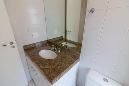 Apartamento à venda com 64m², 2 quartos e 1 vaga Apartamento à venda com 64m², 2 quartos e 1 vagaBanheiro da Suíte