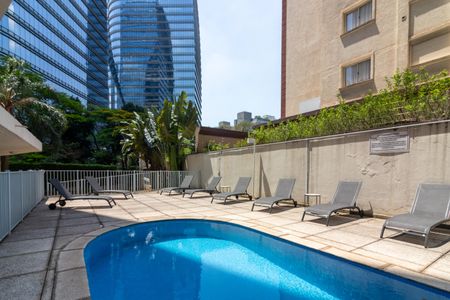 Apartamento à venda com 64m², 2 quartos e 1 vaga Apartamento à venda com 64m², 2 quartos e 1 vagaÁrea comum - Piscina