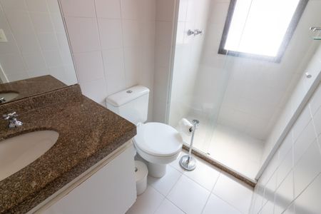 Apartamento à venda com 64m², 2 quartos e 1 vaga Apartamento à venda com 64m², 2 quartos e 1 vagaBanheiro da Suíte
