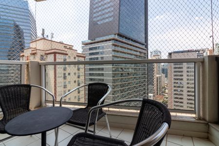 Apartamento à venda com 64m², 2 quartos e 1 vaga Apartamento à venda com 64m², 2 quartos e 1 vagaVaranda