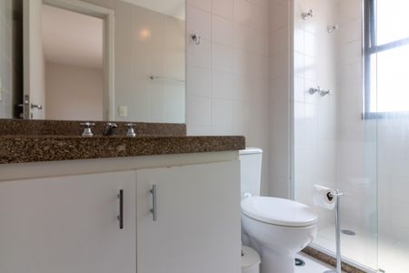 Apartamento à venda com 64m², 2 quartos e 1 vaga Apartamento à venda com 64m², 2 quartos e 1 vagaBanheiro da Suíte