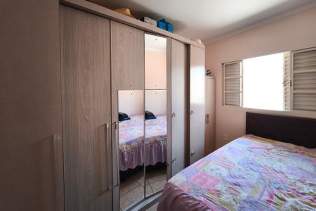 Casa à venda com 180m², 3 quartos e 3 vagasQuarto Suíte