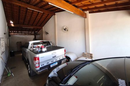 Casa à venda com 180m², 3 quartos e 3 vagasQuintal - Garagem