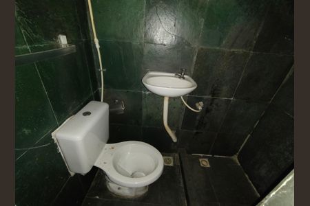 Casa à venda com 100m², 2 quartos e sem vaga Casa à venda com 100m², 2 quartos e sem vagaBanheiro