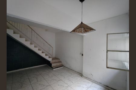 Casa à venda com 100m², 2 quartos e sem vaga Casa à venda com 100m², 2 quartos e sem vagaSala