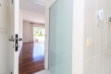 Casa à venda com 320m², 4 quartos e 3 vagas Casa à venda com 320m², 4 quartos e 3 vagasCozinha