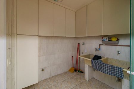 Casa à venda com 320m², 4 quartos e 3 vagas Casa à venda com 320m², 4 quartos e 3 vagasÁrea de Serviço