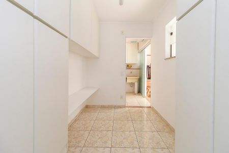 Casa à venda com 320m², 4 quartos e 3 vagas Casa à venda com 320m², 4 quartos e 3 vagasÁrea de Serviço