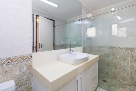 Casa à venda com 320m², 4 quartos e 3 vagas Casa à venda com 320m², 4 quartos e 3 vagasSuíte 2 - Banheiro