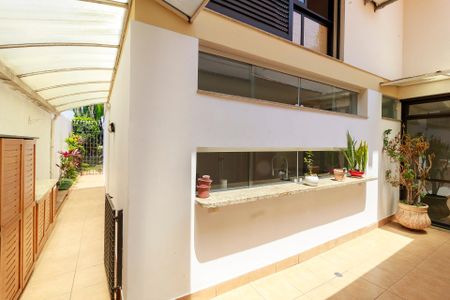 Casa à venda com 320m², 4 quartos e 3 vagas Casa à venda com 320m², 4 quartos e 3 vagasChurrasqueira