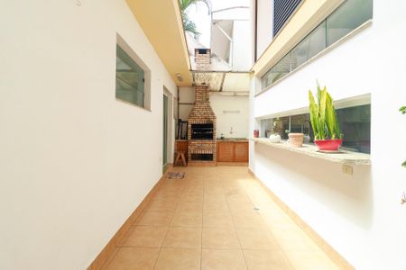 Casa à venda com 320m², 4 quartos e 3 vagas Casa à venda com 320m², 4 quartos e 3 vagasChurrasqueira