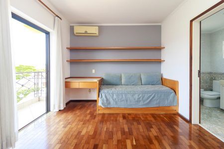 Casa à venda com 320m², 4 quartos e 3 vagas Casa à venda com 320m², 4 quartos e 3 vagasSuíte 2