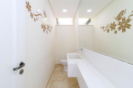 Casa à venda com 320m², 4 quartos e 3 vagas Casa à venda com 320m², 4 quartos e 3 vagasLavabo