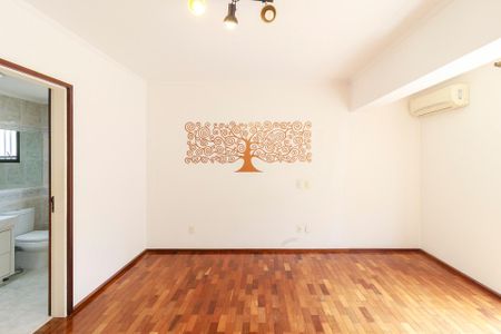 Casa à venda com 320m², 4 quartos e 3 vagas Casa à venda com 320m², 4 quartos e 3 vagasSuíte 1