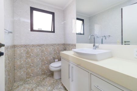 Casa à venda com 320m², 4 quartos e 3 vagas Casa à venda com 320m², 4 quartos e 3 vagasSuíte 2 - Banheiro