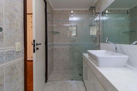 Casa à venda com 320m², 4 quartos e 3 vagas Casa à venda com 320m², 4 quartos e 3 vagasSuíte 1 - Banheiro