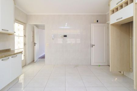 Casa à venda com 320m², 4 quartos e 3 vagas Casa à venda com 320m², 4 quartos e 3 vagasCozinha