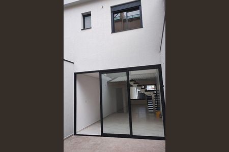 Casa à venda com 61m², 2 quartos e 2 vagas