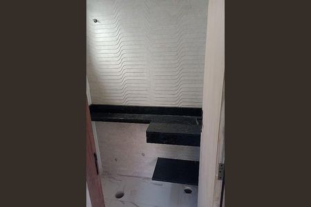 Casa à venda com 61m², 2 quartos e 2 vagas