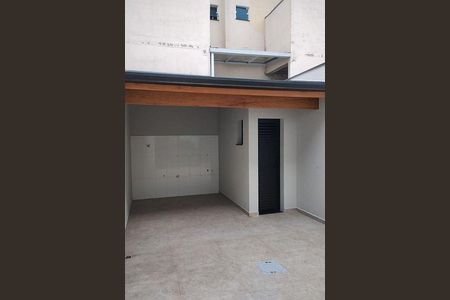 Casa à venda com 61m², 2 quartos e 2 vagas