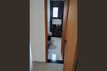 Casa à venda com 61m², 2 quartos e 2 vagas