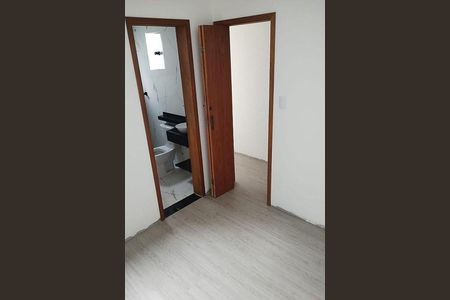 Casa à venda com 61m², 2 quartos e 2 vagas