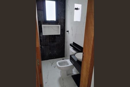 Casa à venda com 61m², 2 quartos e 2 vagas