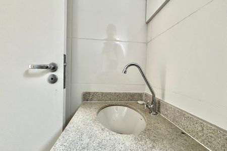 Apartamento à venda com 38m², 2 quartos e sem vaga Apartamento à venda com 38m², 2 quartos e sem vagaBanheiro