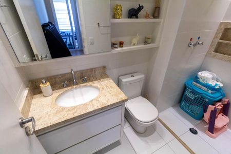 Apartamento à venda com 67m², 2 quartos e 1 vaga Apartamento à venda com 67m², 2 quartos e 1 vagaBanheiro 2