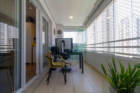 Apartamento à venda com 67m², 2 quartos e 1 vaga Apartamento à venda com 67m², 2 quartos e 1 vagaVaranda
