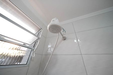 Banheiro de casa para alugar com 1 quarto, 40m² em Vila Paranagua, São Paulo