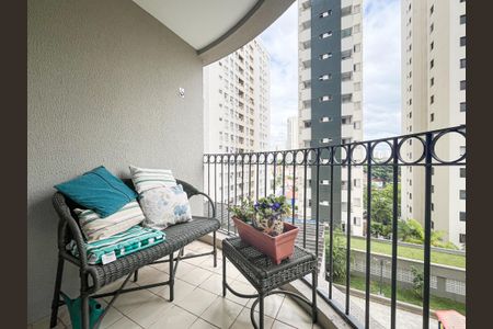 Apartamento para alugar com 75m², 2 quartos e 1 vaga Apartamento para alugar com 75m², 2 quartos e 1 vagaSacada