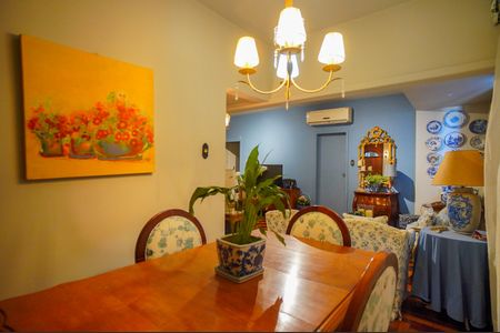 Apartamento à venda com 116m², 2 quartos e 1 vaga Apartamento à venda com 116m², 2 quartos e 1 vagaSala de Jantar